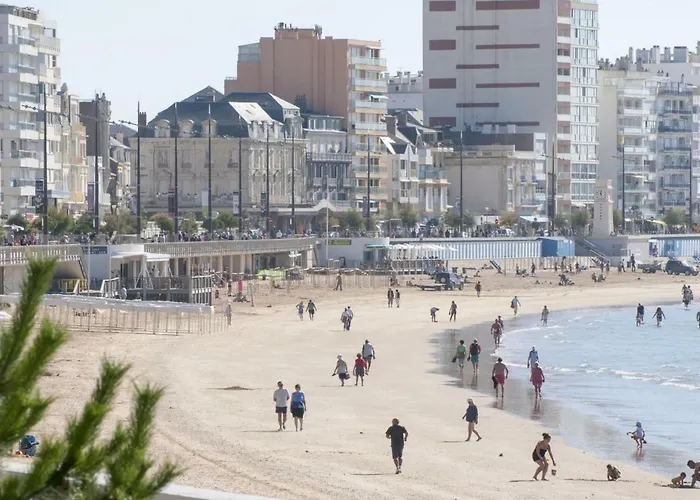 Aux Sables-d'olonne: Et Commerces à Proximité - Fr-1-92-902 Appartamento