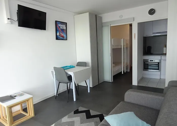 Aux Sables-d'olonne: Et Commerces à Proximité - Fr-1-92-902 Les Sables-dʼOlonne