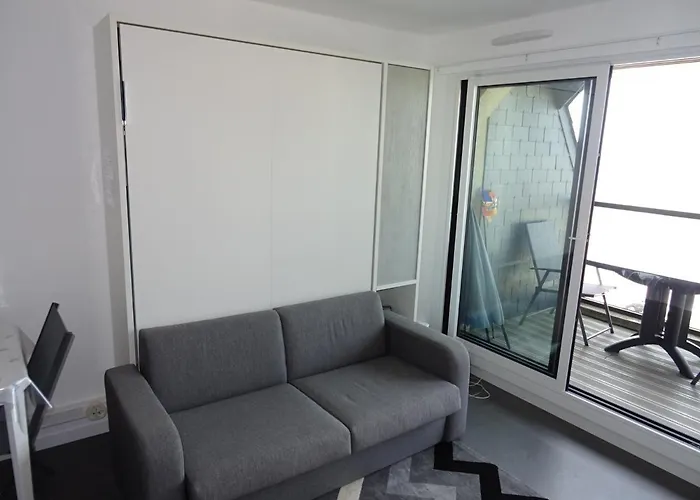 Aux Sables-d'olonne: Et Commerces A Proximite - Fr-1-92-902